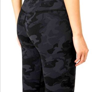 Lululemon Align 21” High Rise Crop Pant ICMG incognito camo grey size 10 VGUC